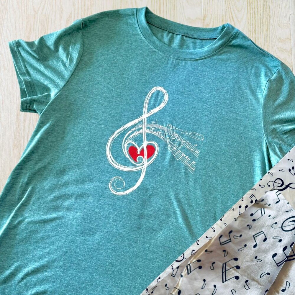 Music Themed Size XL Teal Graphic Tee Treble Clef Heart Design Casual Fun Singer